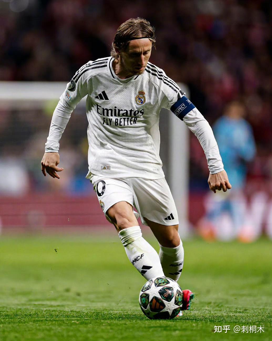 💡早报：利物浦曼城双双折戟，巴萨拜仁收获大胜