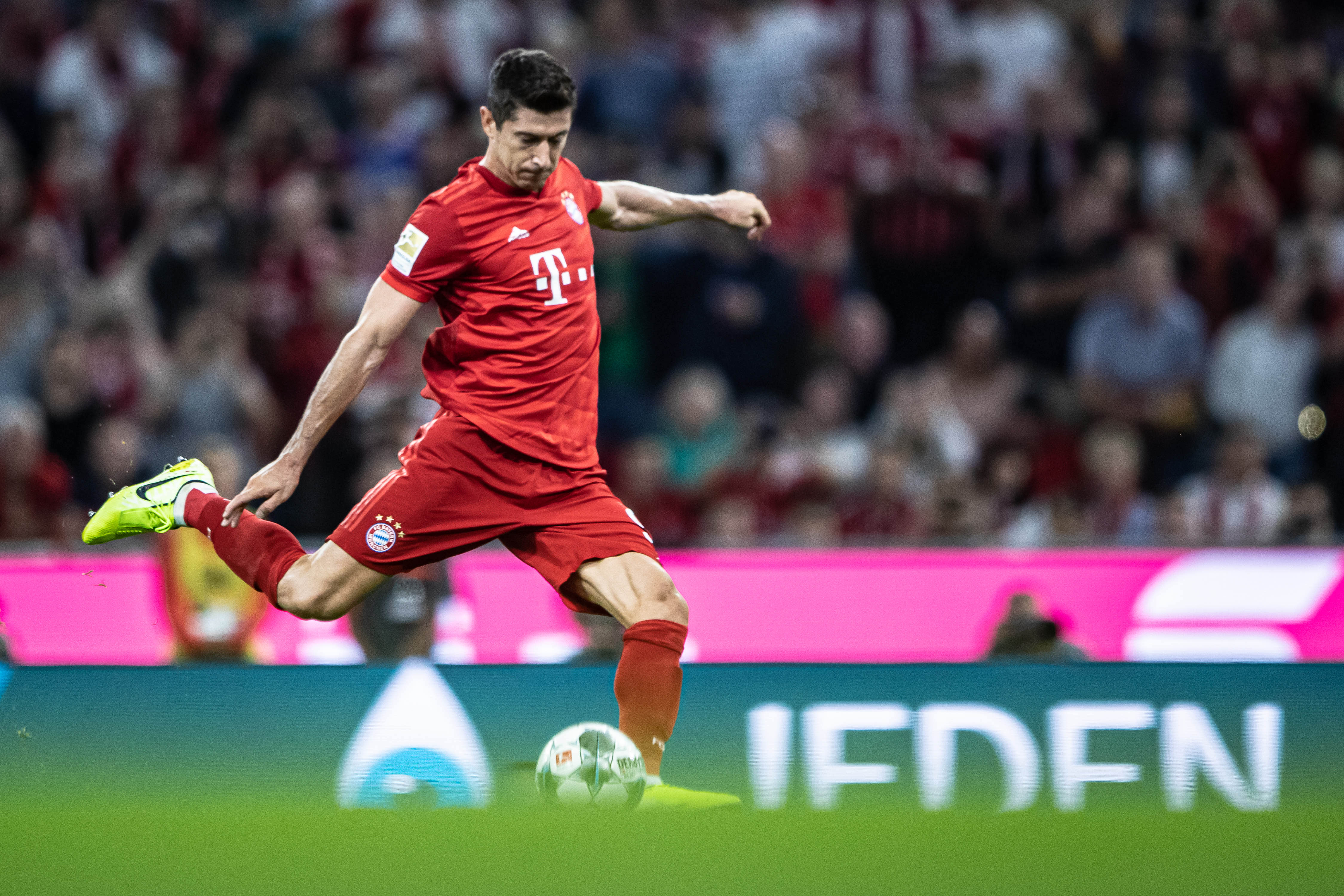 记者：阿隆索昨天没公布名单是在等姆巴佩，强行出战会恶化伤情